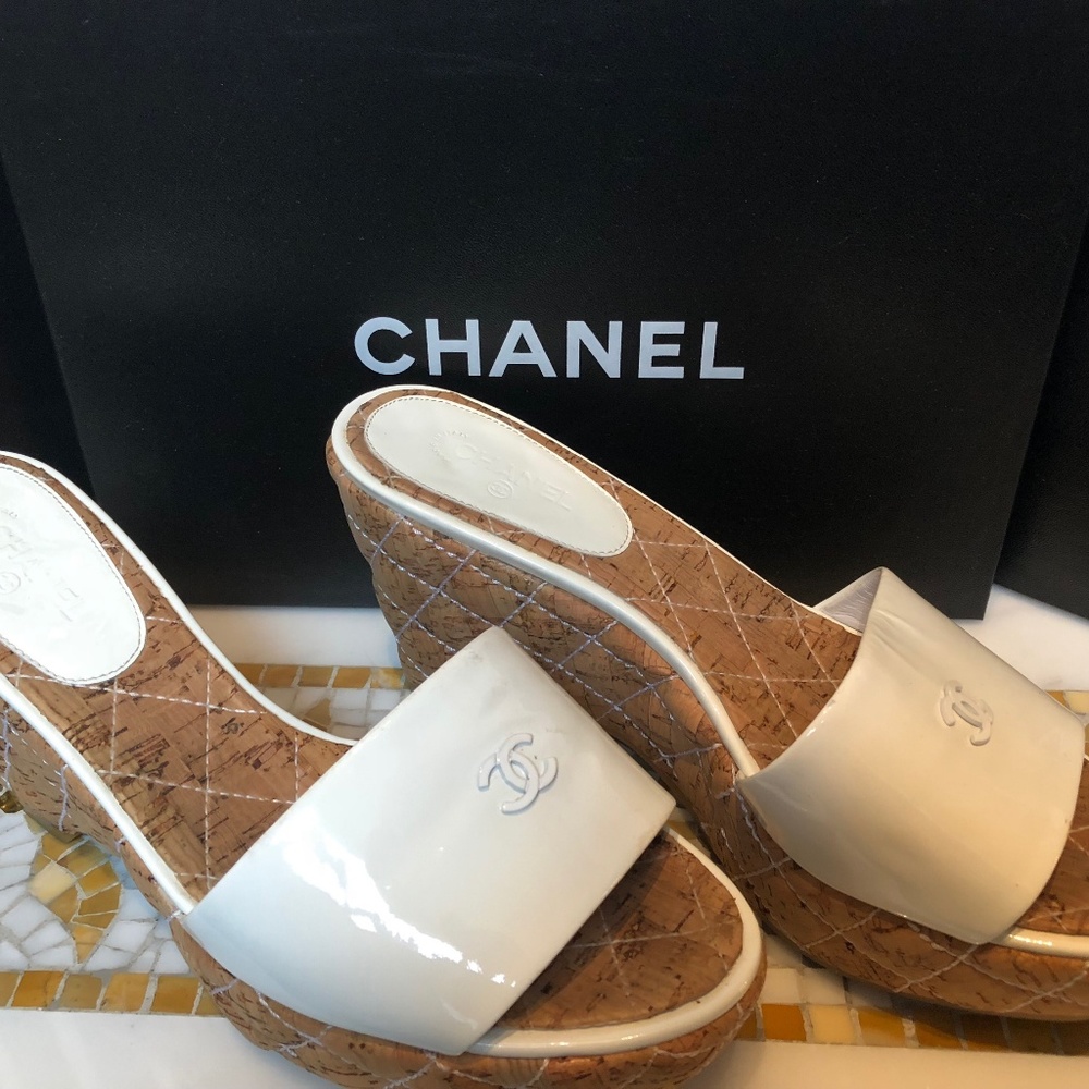 CHANEL White Patent Leather Quilt cork Wedges Heel